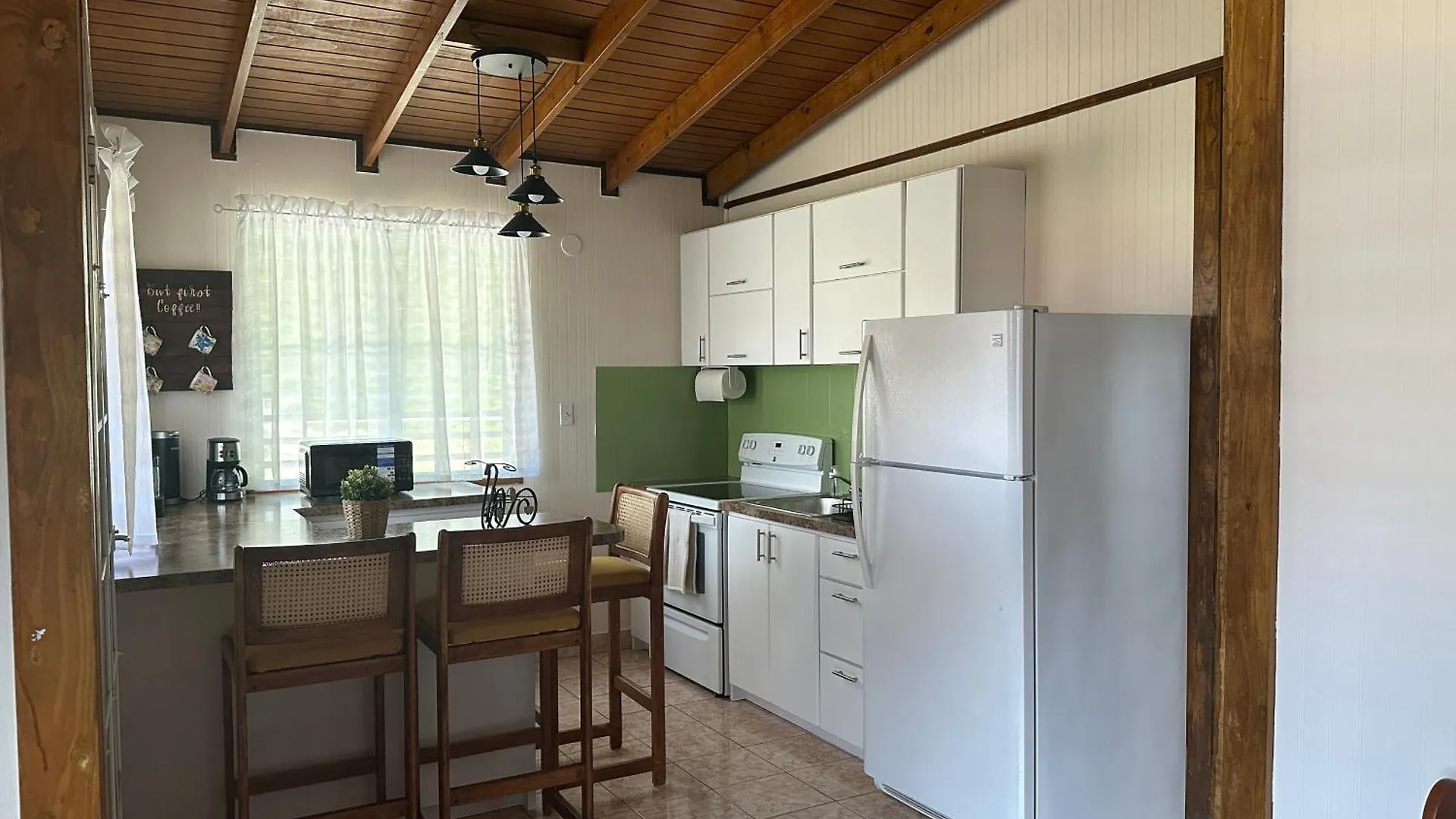 Villa La Casita Amarilla En Utuado, Puerto Rico
