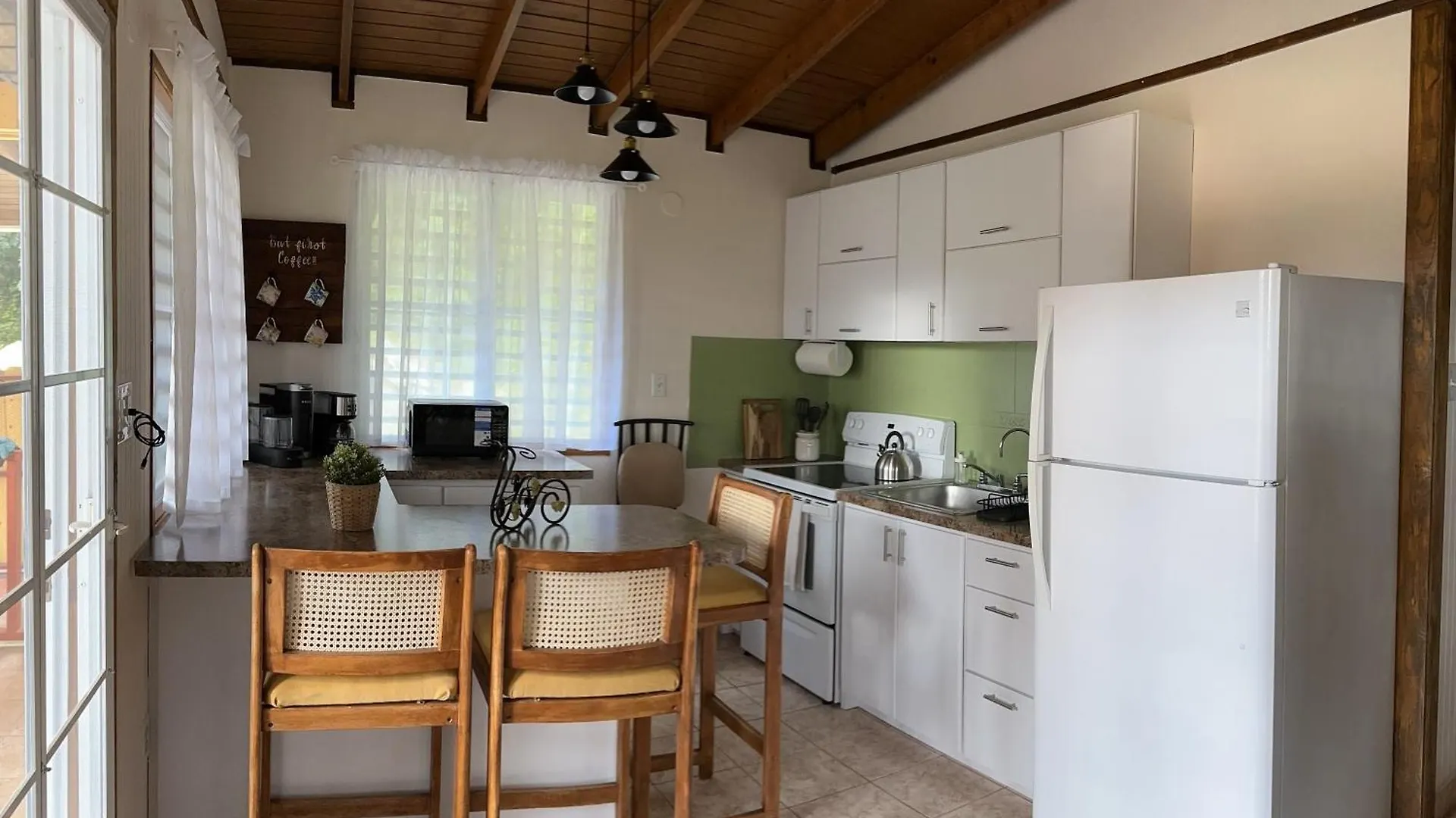 Villa La Casita Amarilla En Utuado, Puerto Rico 0*, Utuado