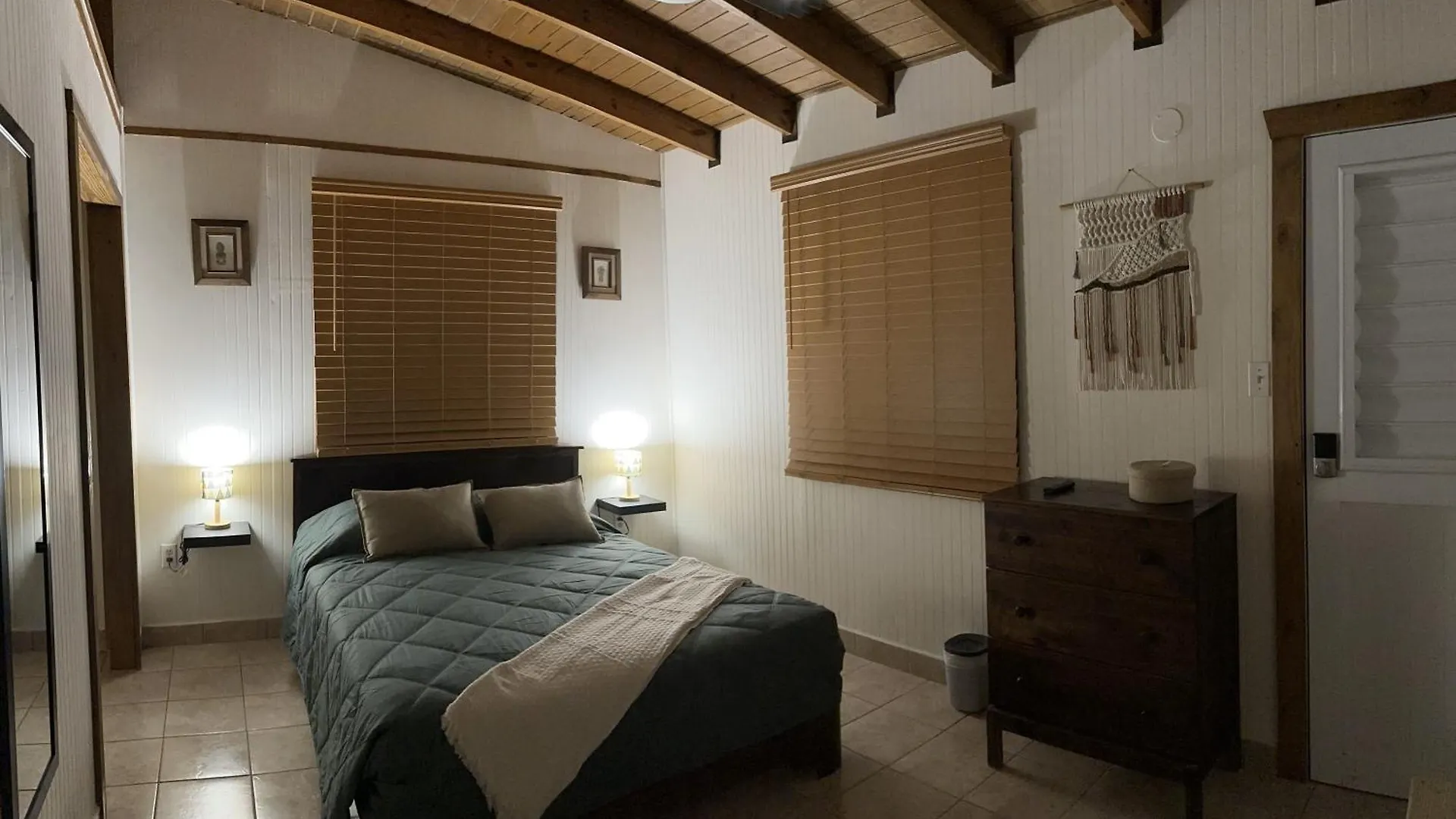 Villa La Casita Amarilla En Utuado, Puerto Rico Сasa de vacaciones Utuado